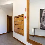 Chiado Stylish Bright Apt With Ac