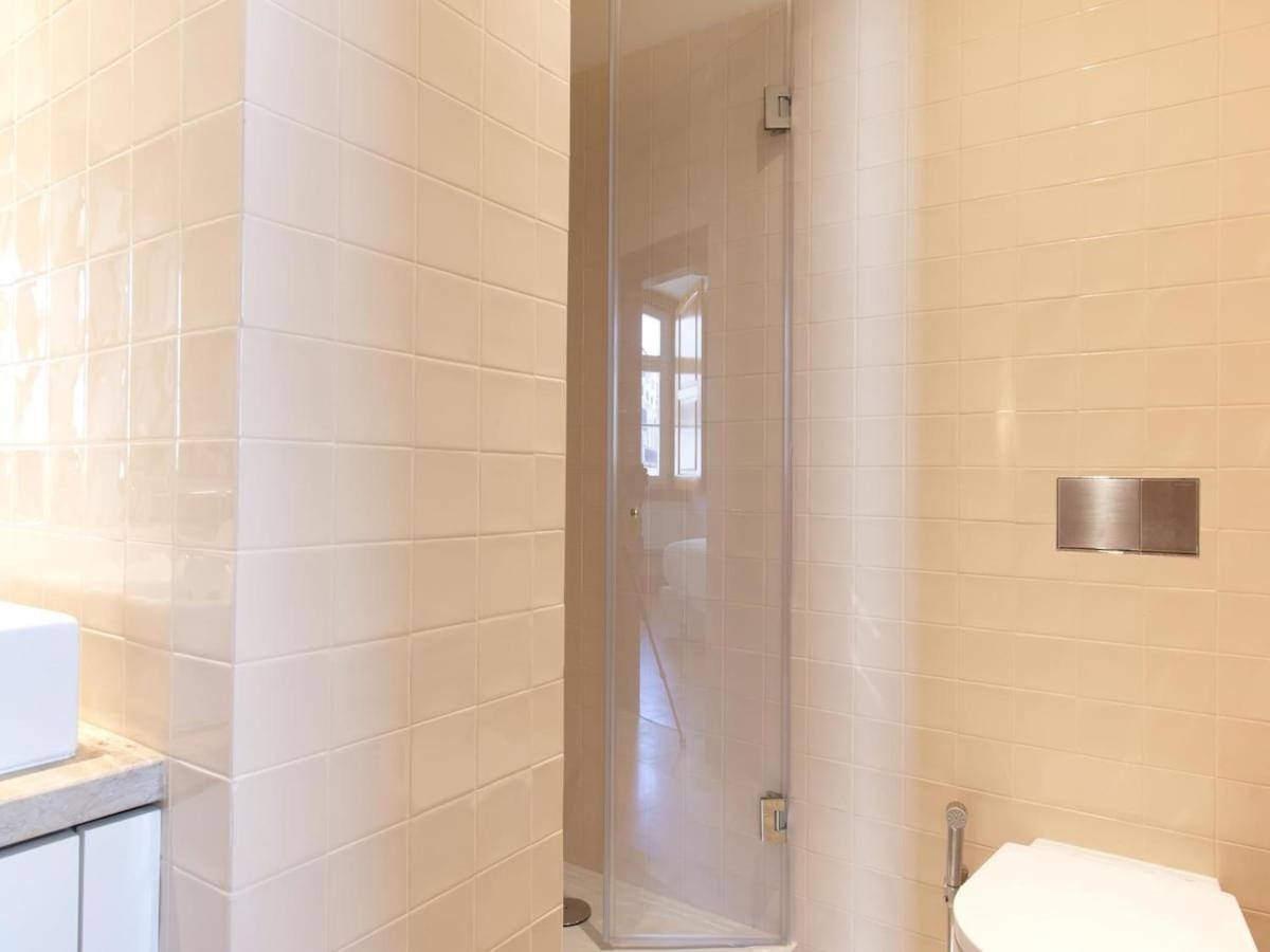 Apartment Chiado Stylish Bright With Ac Lisbon